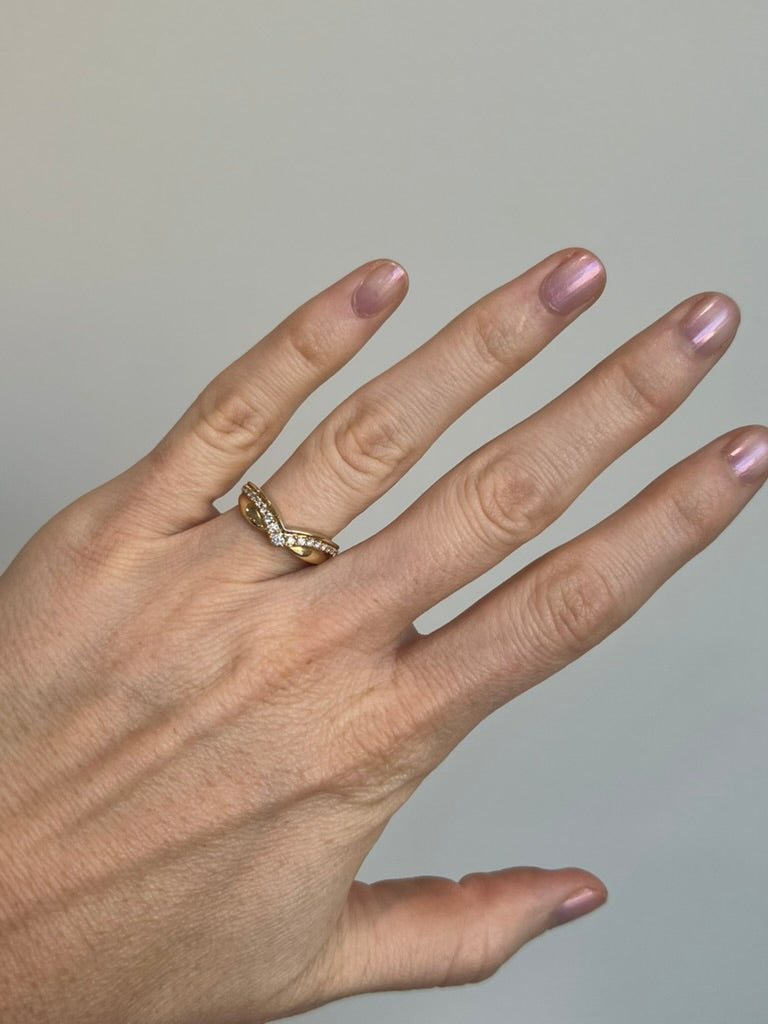Diamond Chevron Band