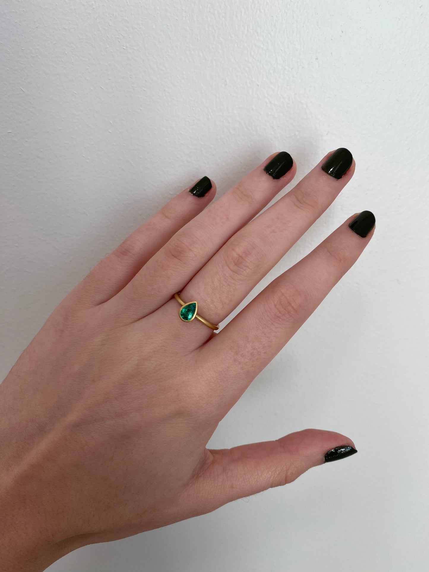 Pear Emerald Solitaire