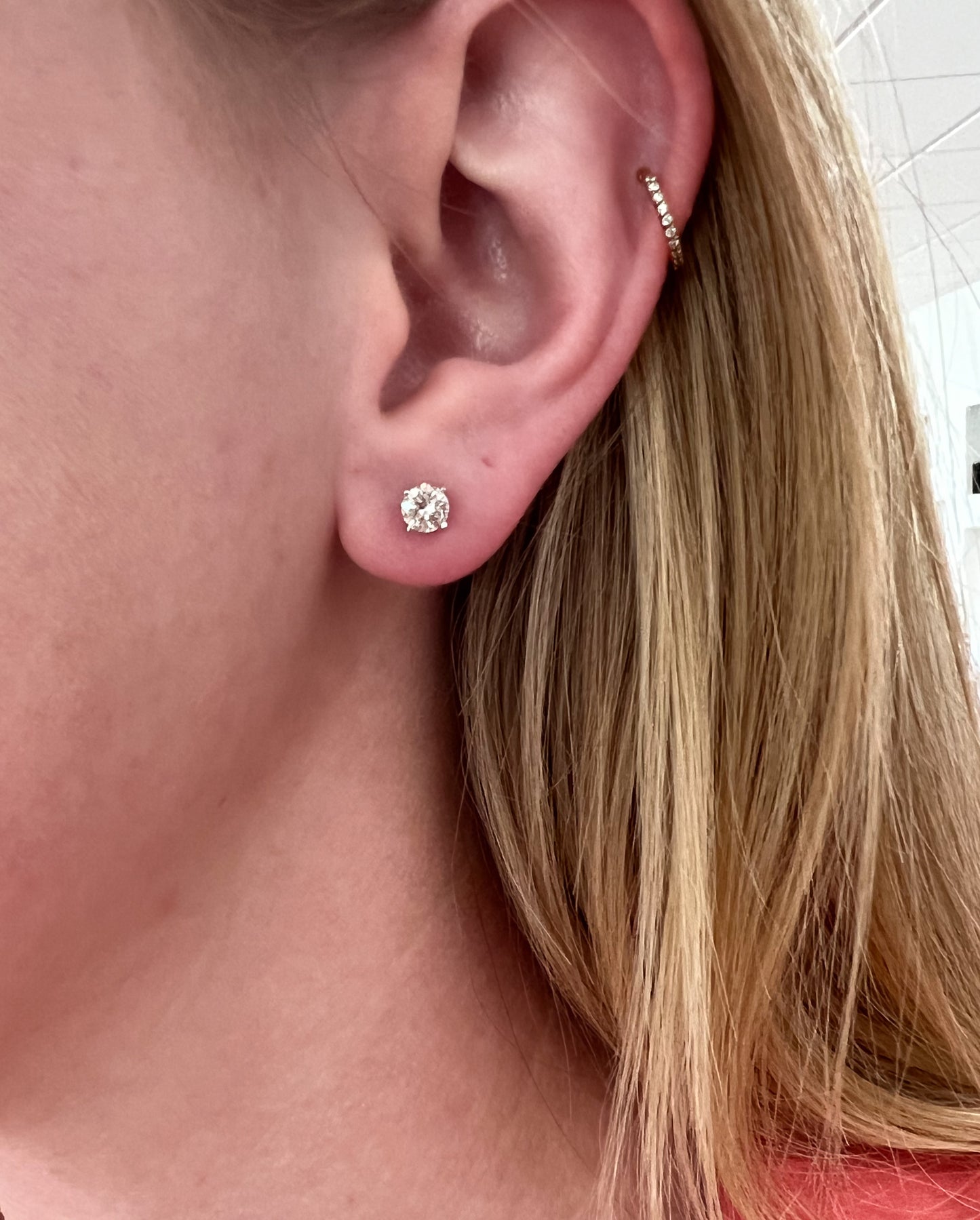 Basket Set Stud 9/10 Carat