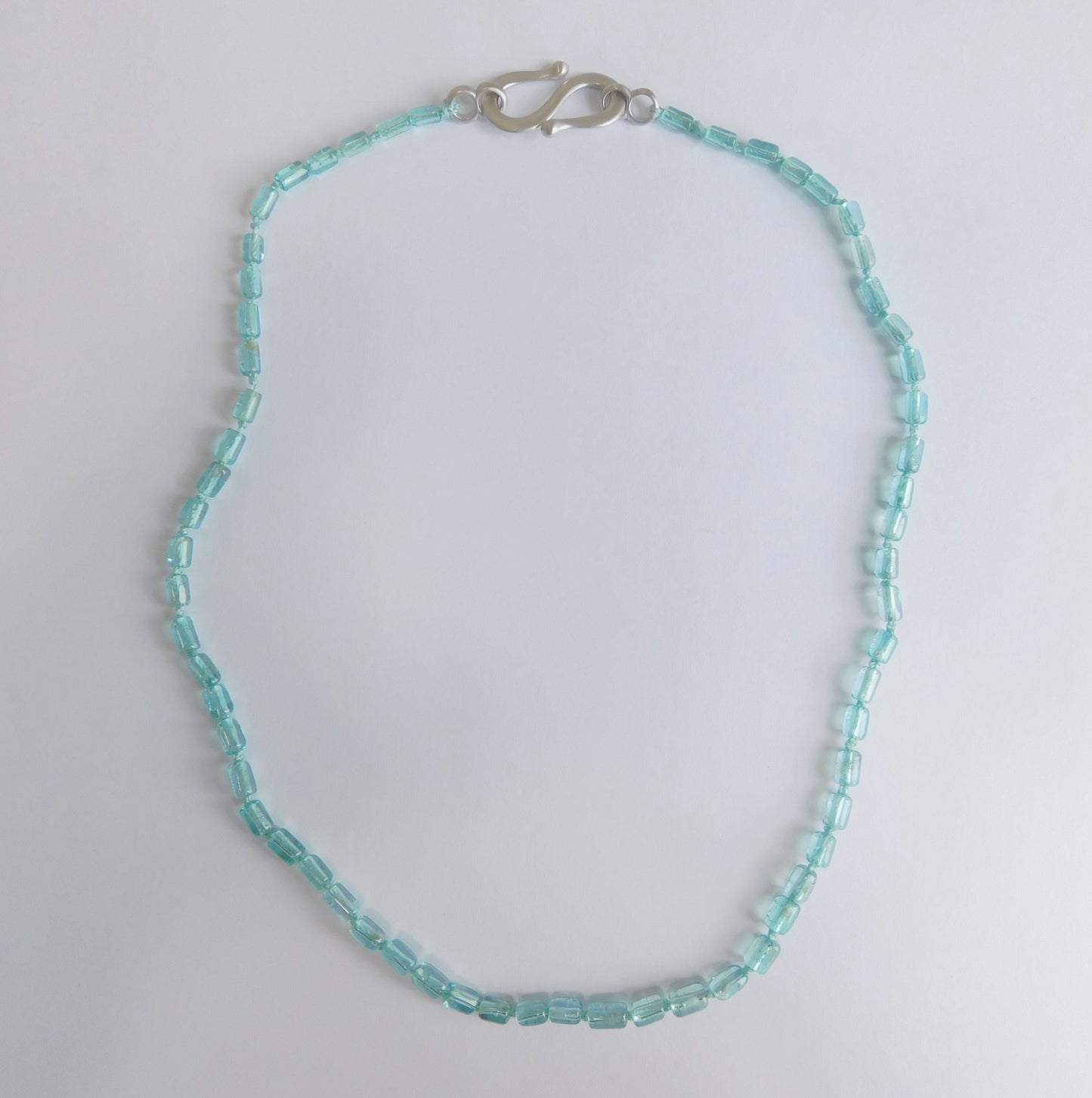 Apatite 18kt White Gold Cylinder Necklace