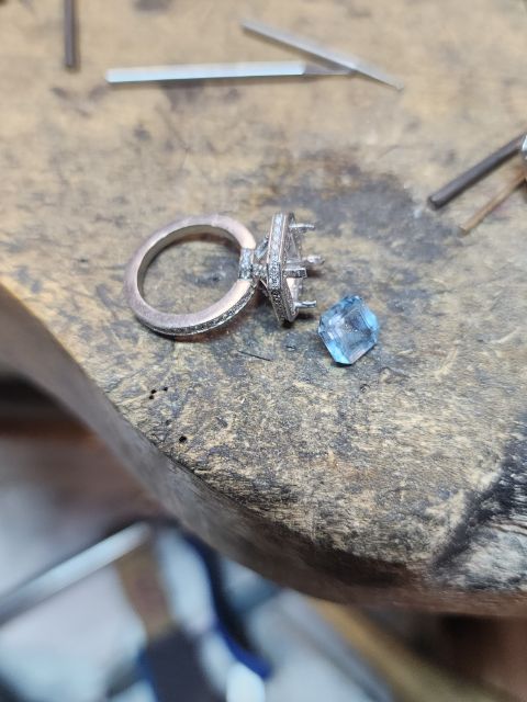 Platinum Aquamarine Diamond Ring