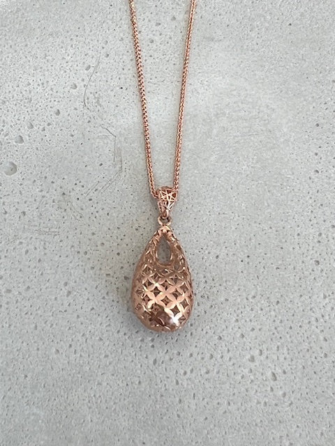 Rose Gold Cut Out Pendant