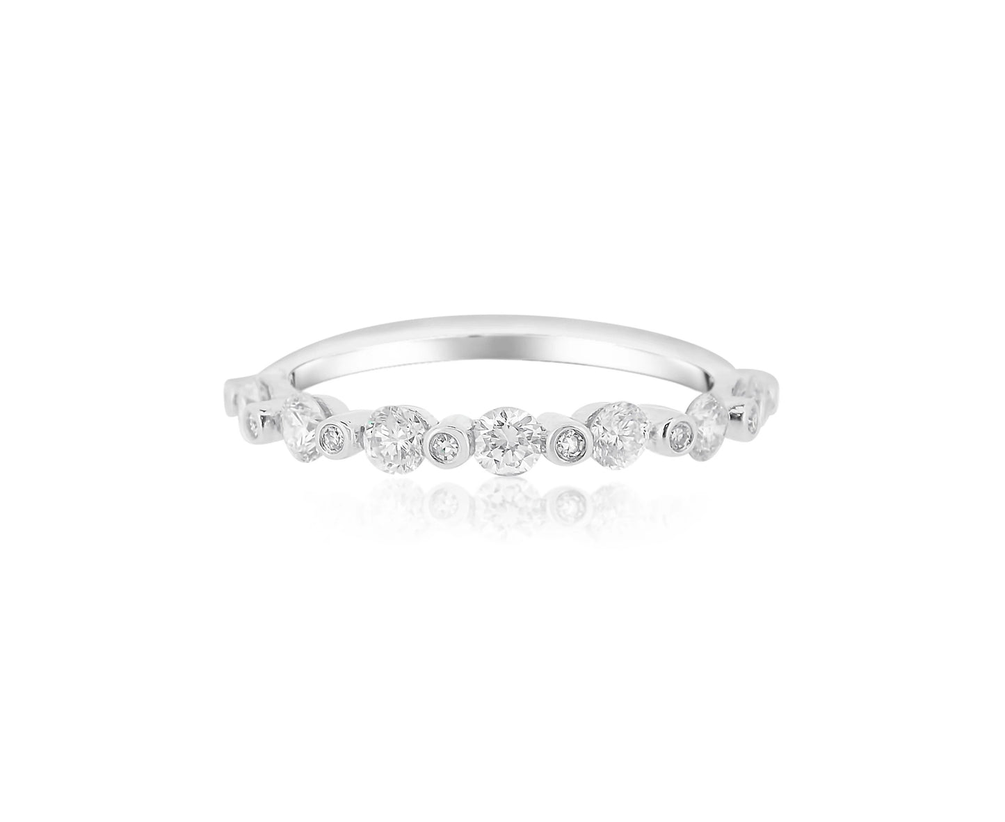 Alternating Size Diamond Band