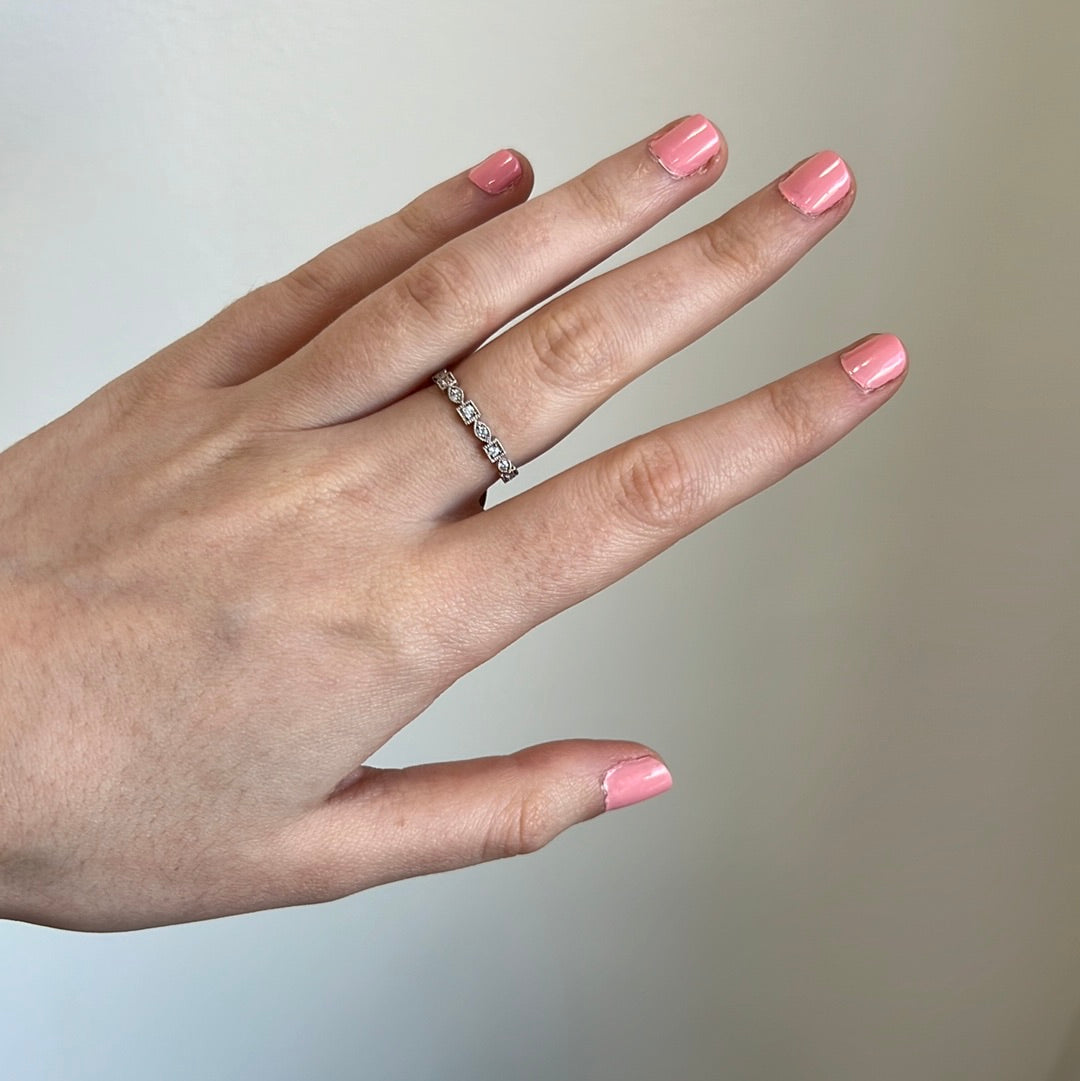 Alternating Milgrain Diamond Band