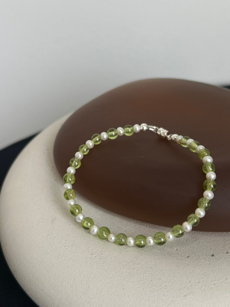 Peridot and Pearl Bracelet
