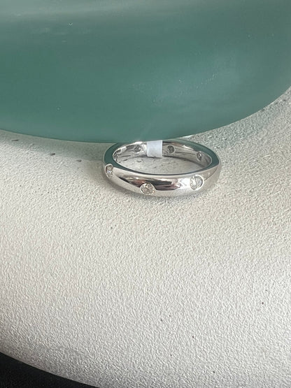 Scattered Diamond Band