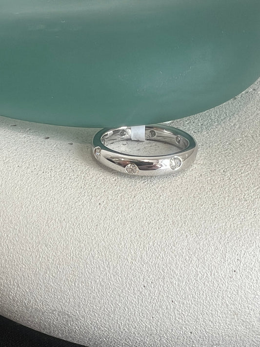 Scattered Diamond Band