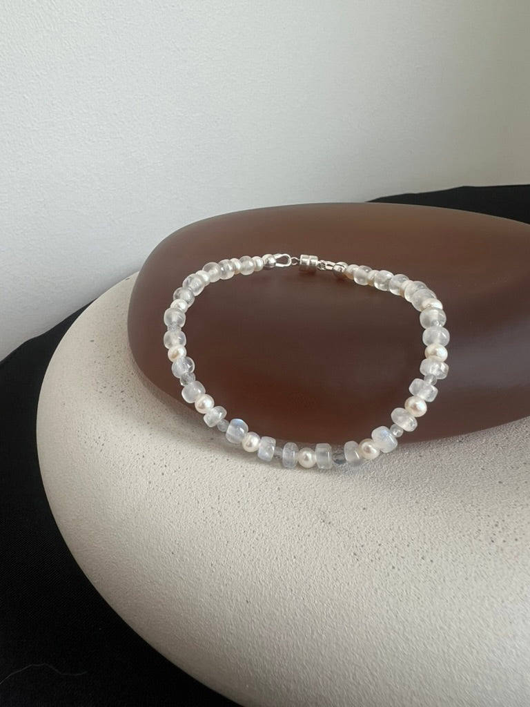 Pearl, Labradorite and Moonstone Bracelet