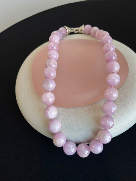 14 mm Kunzite on Silk
