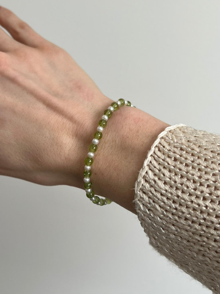 Peridot and Pearl Bracelet