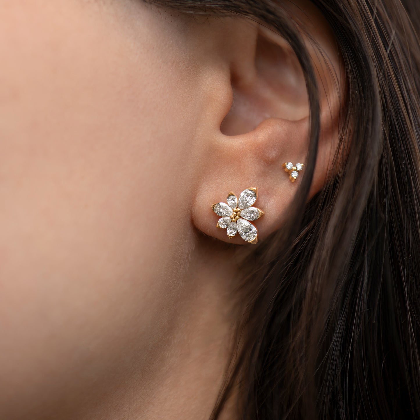 Flower Studs in Diamond