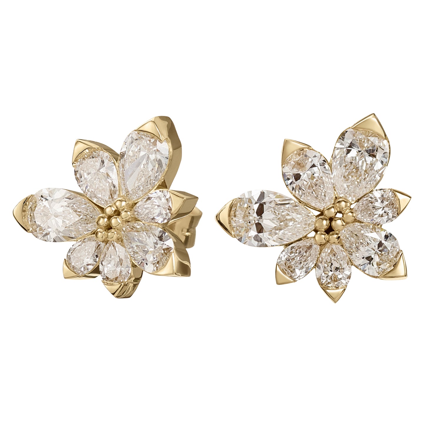 Flower Studs in Diamond