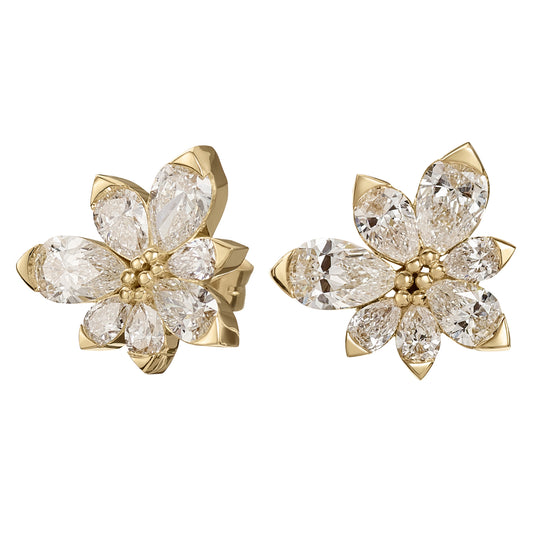 Flower Studs in Diamond