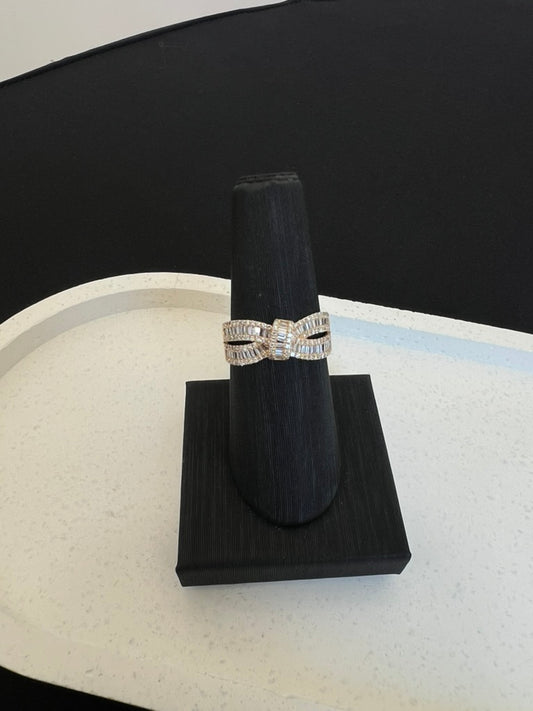 Diamond Baguette Ribbon Ring