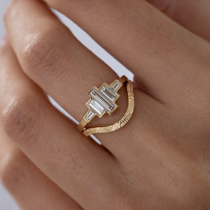 Curved Geometric Patterned Ring
