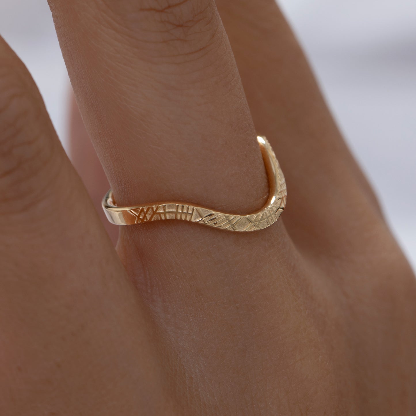 Curved Geometric Patterned Ring