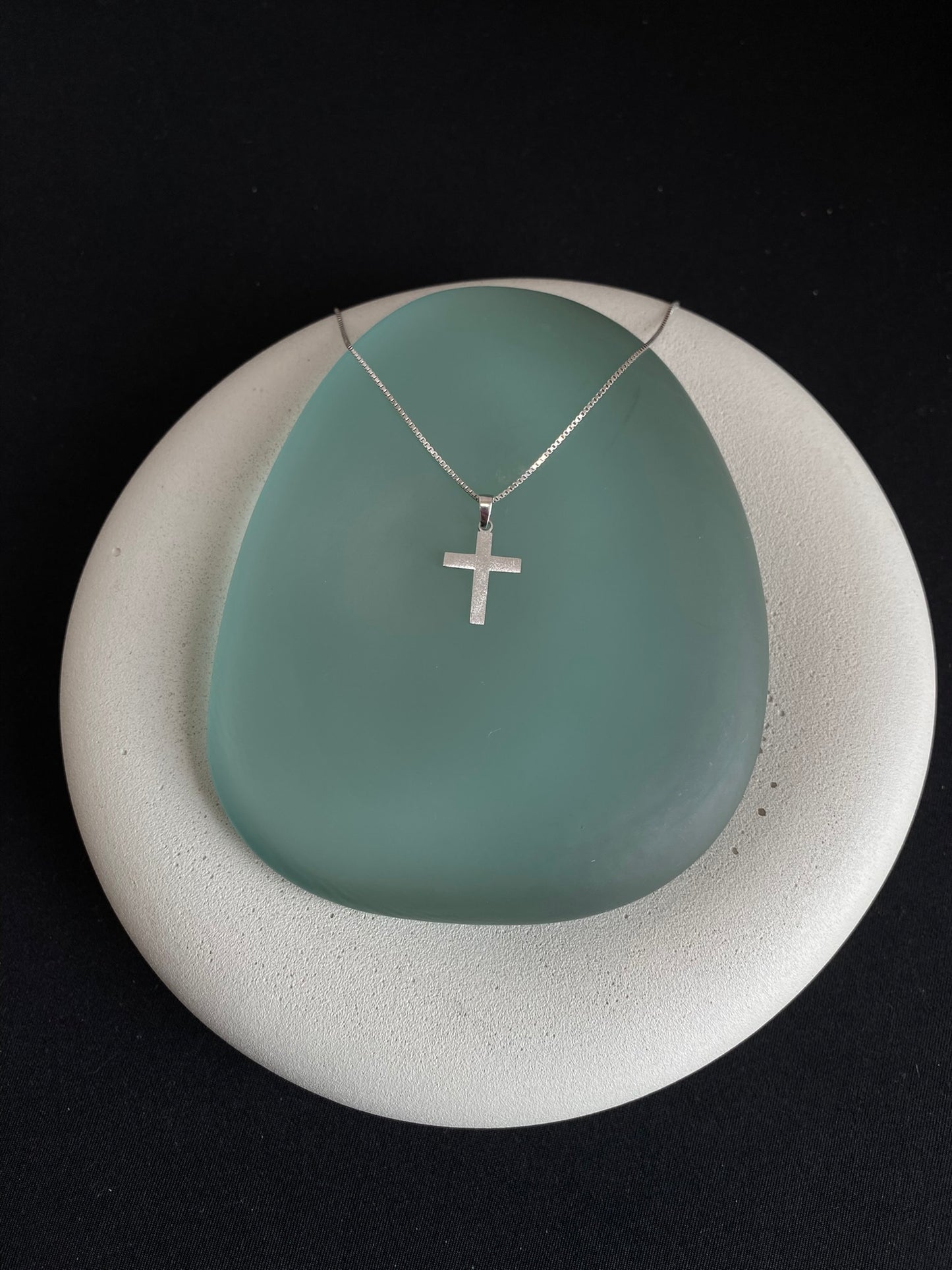 Silver box chain with cross