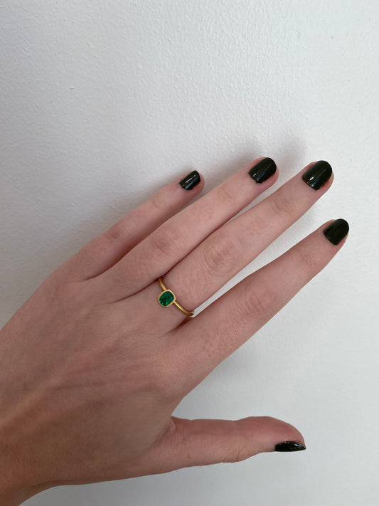Emerald Solitaire in Yellow Gold