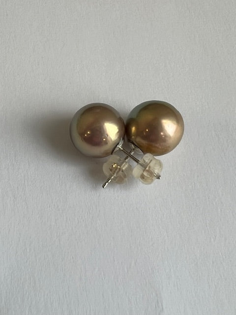 Green Hue Edison Pearl Studs