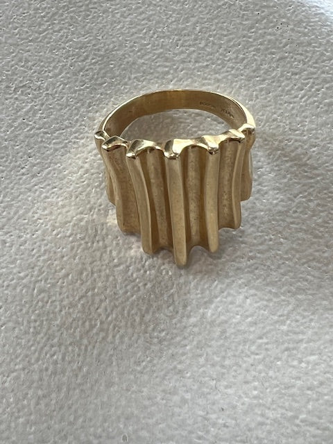Gold Ridged Concave Ring