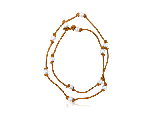 Boho chic - fun leather neclace with genunie pearls