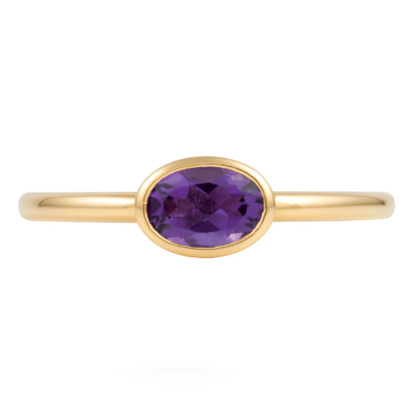 Oval Amethyst Solitaire in Yellow Gold